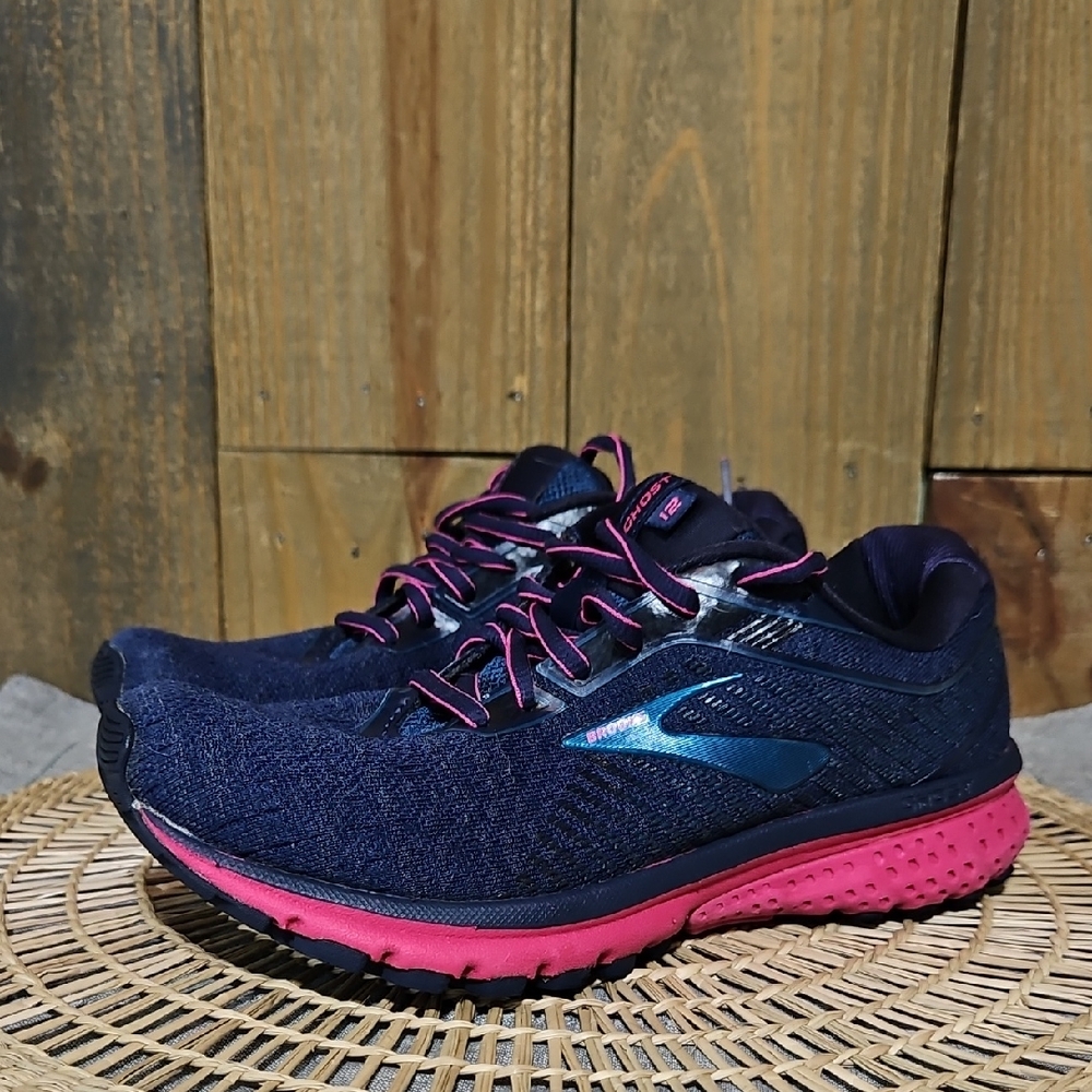 Brooks Women's Blue and Pink Athletic Shoes